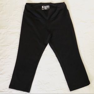 New Balance NB Dry workout pants/capri tights EUC